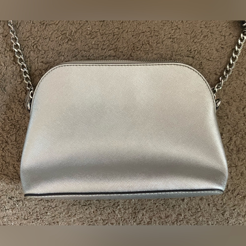 Authentic Michael Kors Pale Jet Set Silver Saffiano Leather Large Dome Crossbody - Picture 8 of 11